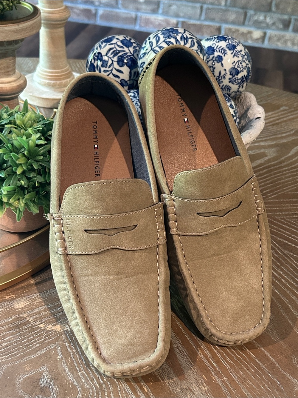 Men’s Tommy Hilfiger Beige Suede Penny Loafers Slip On Driver Mocassins